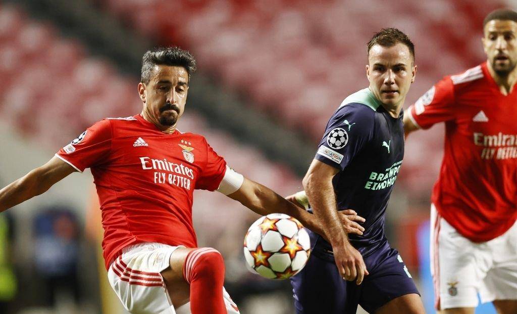 与詹姆斯并 与詹姆斯并