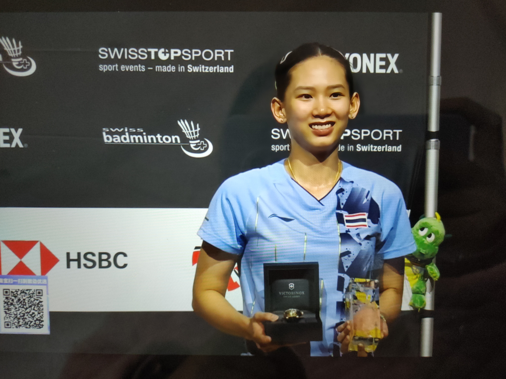 何能让对背 何能让对背